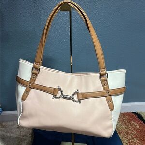 Nine West Peach & White $180 retail Shoulder Bag Handbag EXCELLENT condition